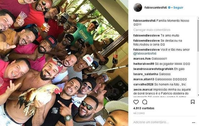 Fbio Santos curte as frias ao lado dos amigos