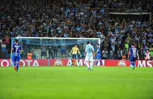 No segundo tempo, Lautaro Martnez marcou o terceiro dele no jogo, Robinho fez de falta para o Cruzeiro e Solari deu nmeros finais ao placar: Racing 4 x 2 Cruzeiro