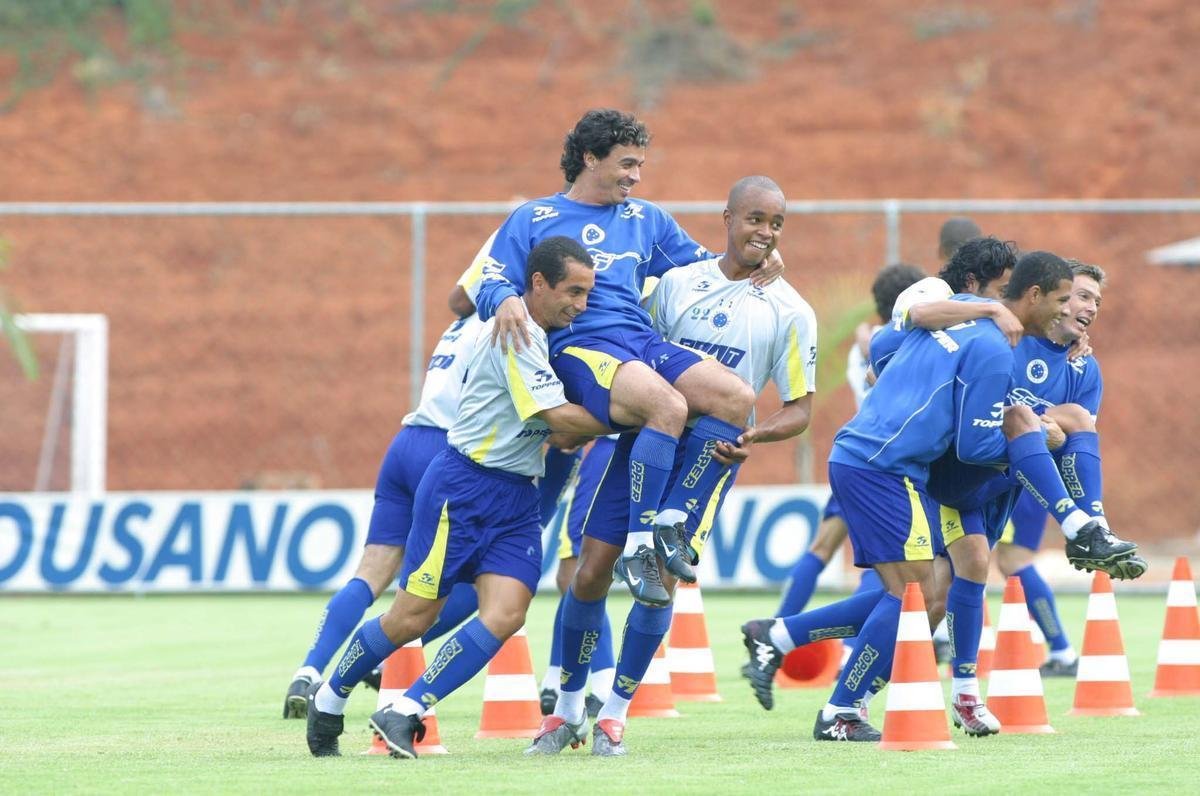 OUTUBRO - Dia a dia de treinos do Cruzeiro na temporada que culminou com a Trplice Coroa