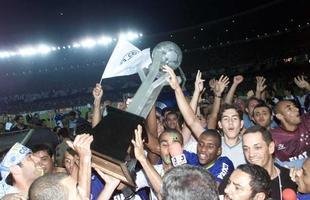 Imagens da torcida e da final da Copa do Brasil de 2003