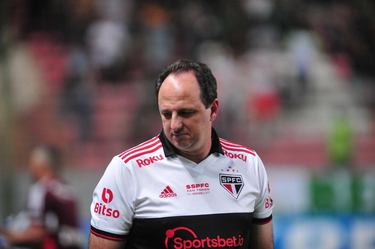 Fotos da partida entre Amrica e So Paulo, nesta quinta-feira (18), no Independncia, em Belo Horizonte, pelas quartas de final da Copa do Brasil.