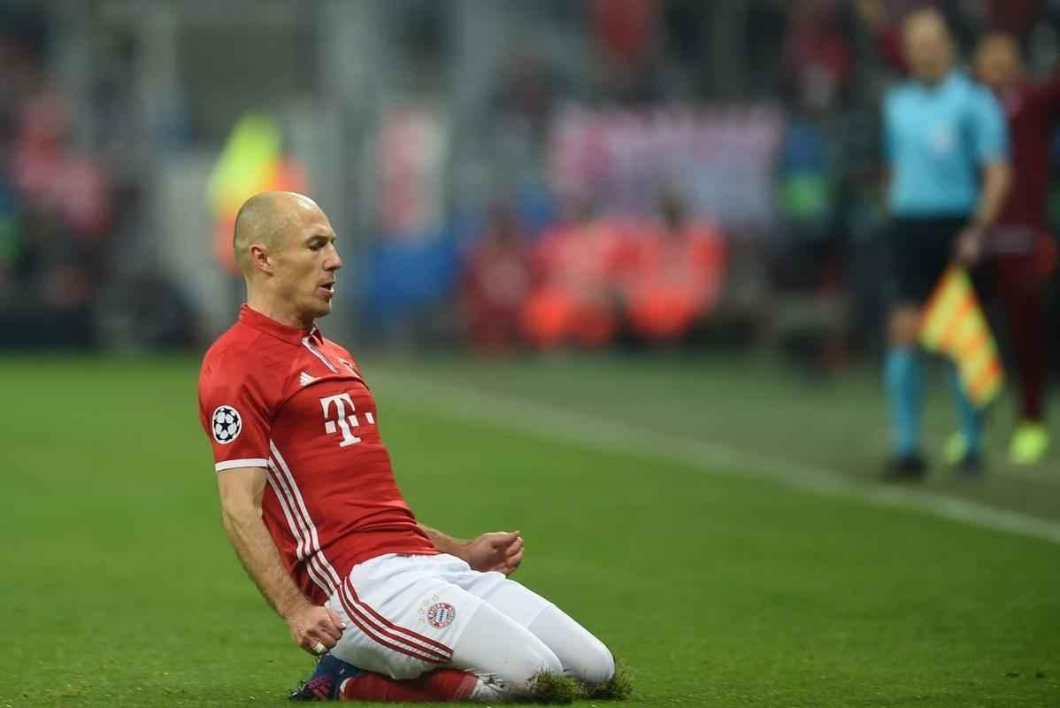 Thiago Alcntara (2), Robben, Lewandowski e Muller marcaram os gols alemes; Snchez descontou para o Arsenal