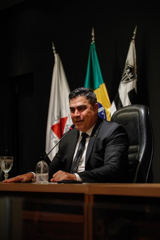 Presidente Srgio Sette Cmara anunciou nesta quinta-feira que no se canditar  reeleio no Atltico. Ao lado do vice, Lsaro Cndido da Cunha, ele fez um balano dos trs anos de gesto