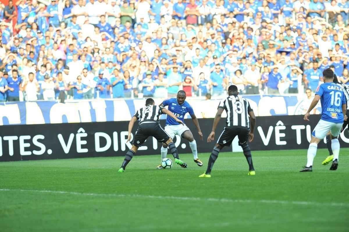 Imagens do jogo entre Cruzeiro e Botafogo, pela 19 rodada do Brasileiro, no Mineiro