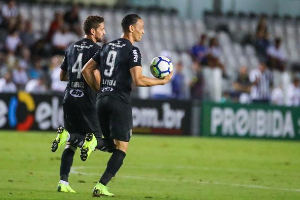 Na Vila Belmiro, Atlético é derrotado pelo Santos por 3 a 2, pela 37ª rodada do Campeonato Brasileiro