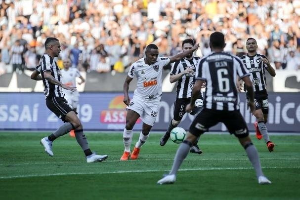 Fotos da vitória do Botafogo sobre o Atlético, por 2 a 1, no Engenhão, pela 18ª rodada do Brasileiro