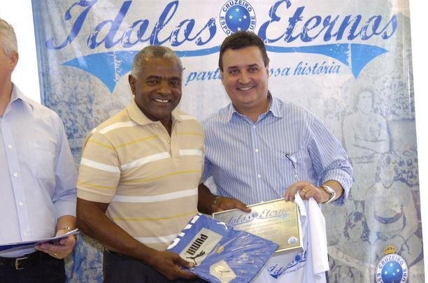 Imagens do ex-jogador do Cruzeiro Z Carlos