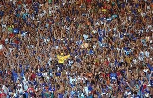 O duelo remarcado foi realizado com portes abertos para a torcida, mas o Cruzeiro no conseguiu 'recuperar' a vitria e acabou ficando no empate em 2 a 2