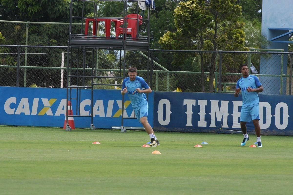 Imagens do treino do Cruzeiro nesta segunda-feira, 19 de fevereiro, na Toca da Raposa II