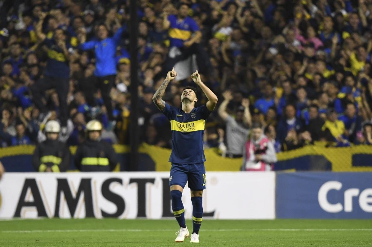 Zrate comemora gol do Boca Juniors sobre o Cruzeiro no primeiro tempo 