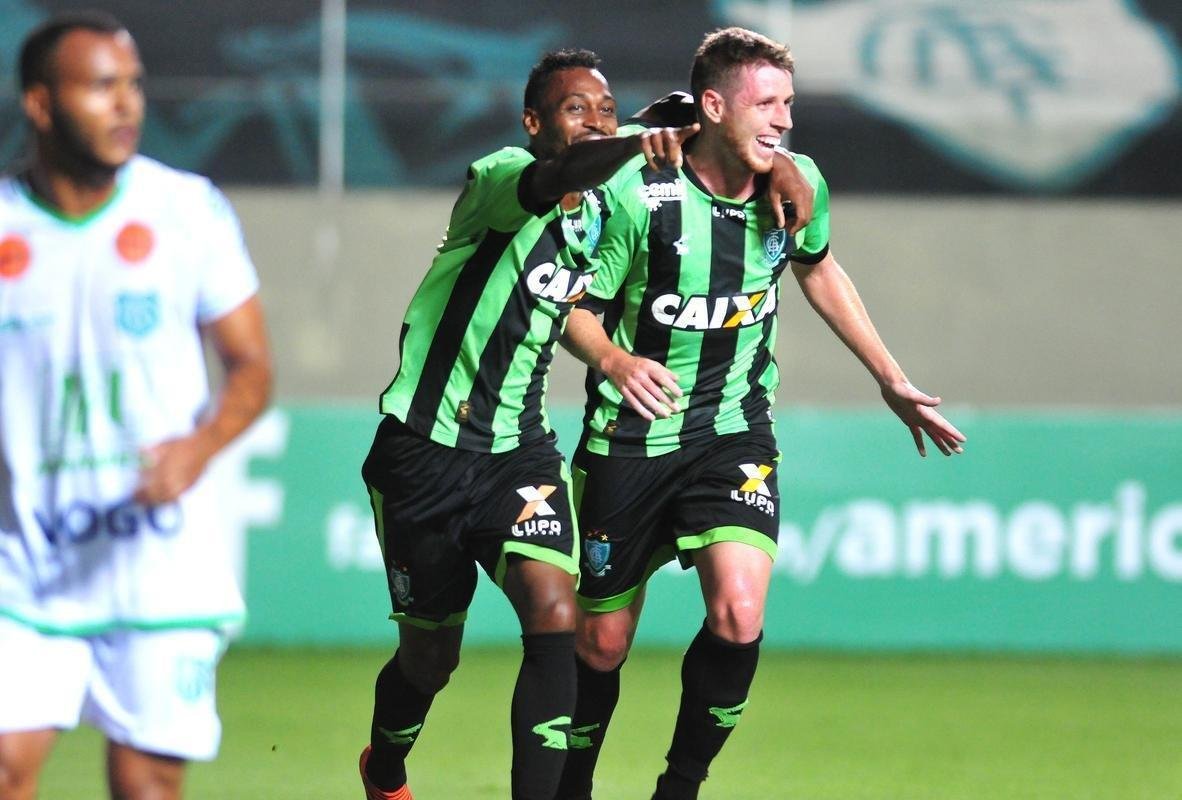 Fotos de Amrica x Caldense, no Independncia, pela 10 rodada do Campeonato Mineiro (Ramon Lisboa/EM D.A Press)