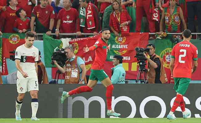 En-Nesyri subiu alto, testou para o gol e fez histria com a camisa marroquina
