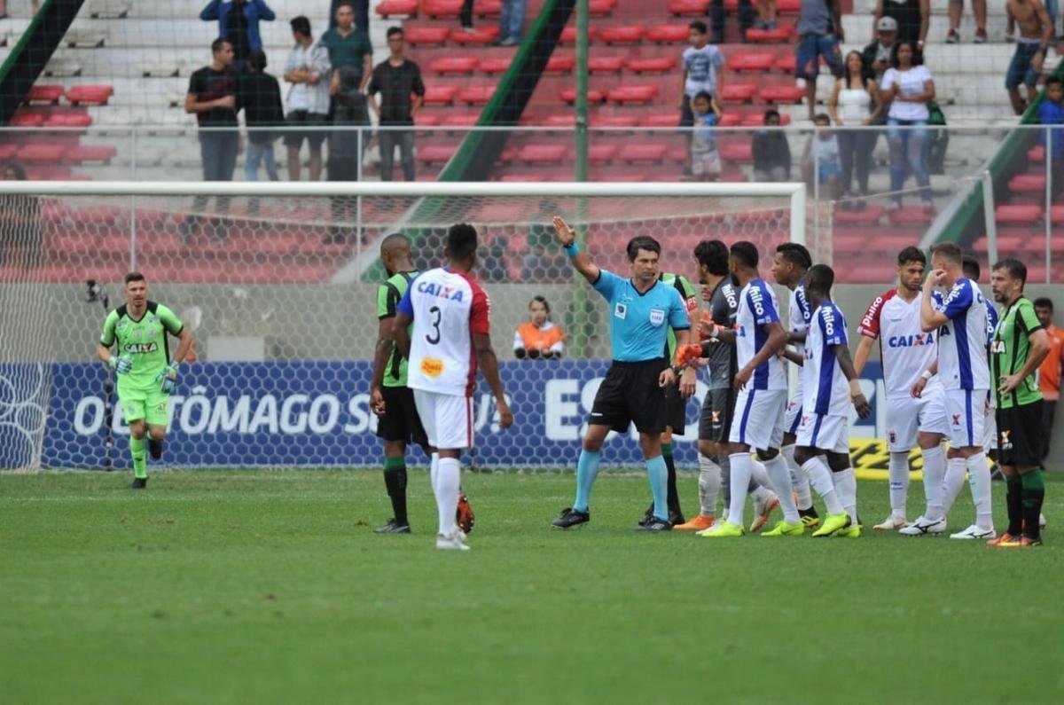 Equipes se enfrentaram na tarde deste sbado, pela 33 rodada da Srie A