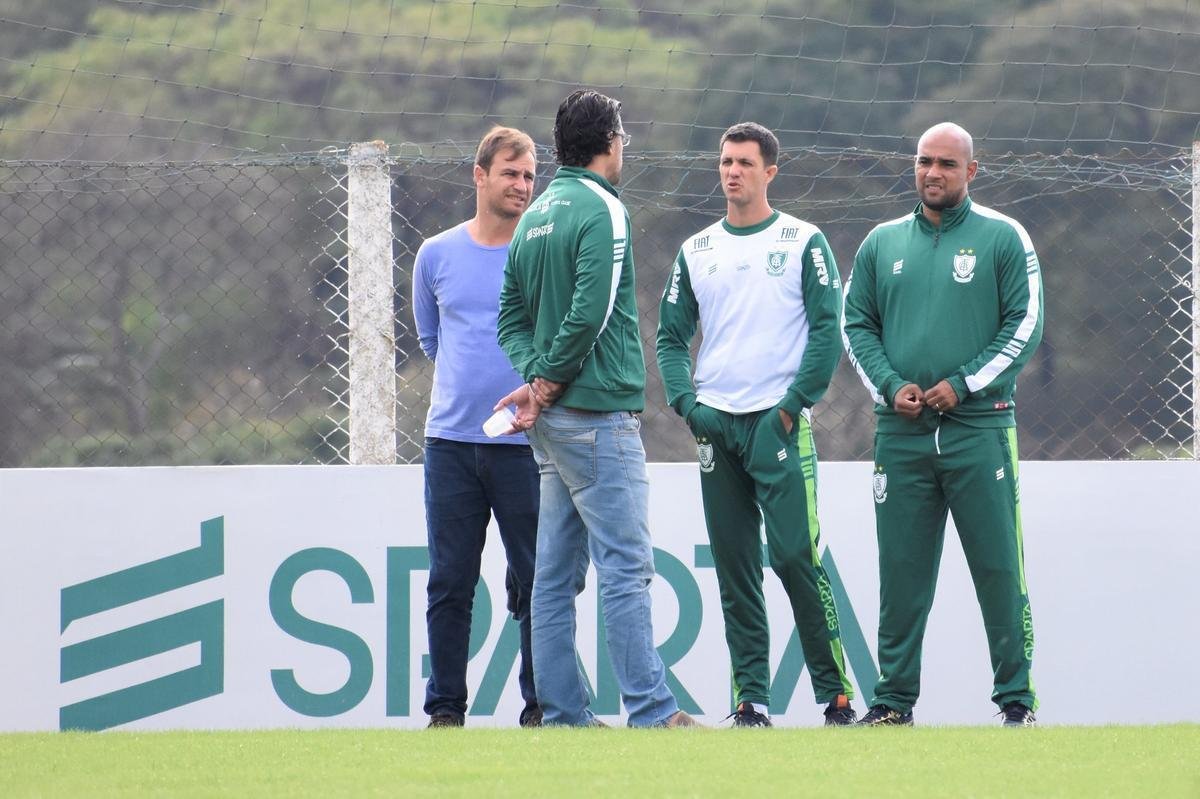 Imagens do jogo-treino do Amrica contra o Inter de Minas