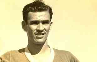 4 Abelardo - 15 gols (1946 a 1949; 1959 a 1960)