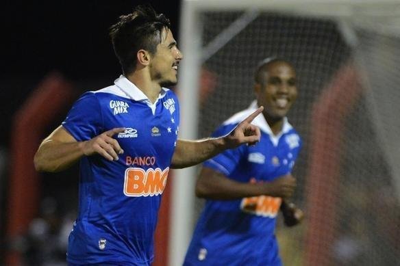 Galeria de imagens da partida entre Cruzeiro e Internacional em Novo Hamburgo