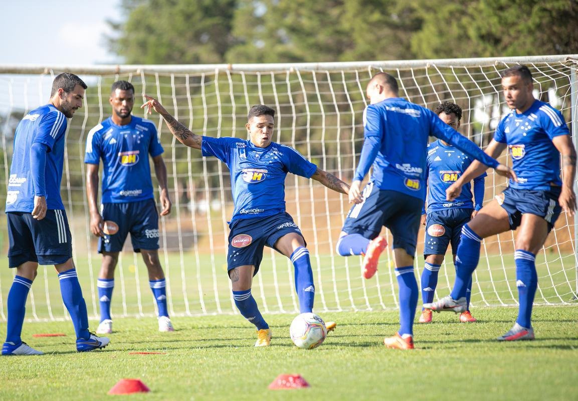 Fotos do treino do Cruzeiro desta segunda-feira (23/11) em Chapecó-SC