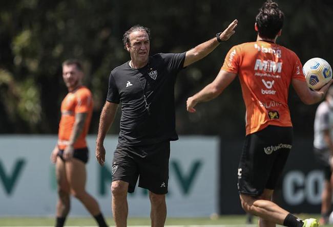 Cuca ostenta uma invencibilidade de três jogos contra o São Paulo