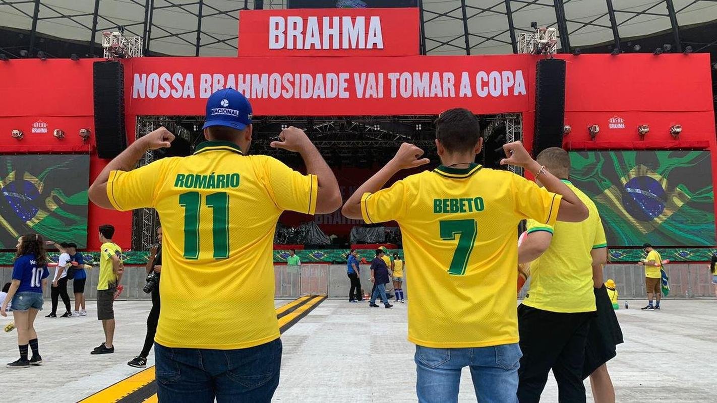 No Mineiro, torcedores assistem ao jogo entre Brasil x Srvia pela Copa do Mundo do Catar