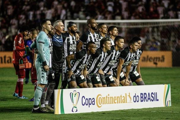 Nos Aflitos, Náutico e Botafogo se enfrentaram pela 2ª fase da Copa do Brasil. Além da classificação, o triunfo valeu uma premiação de R$ 1,5 milhão.