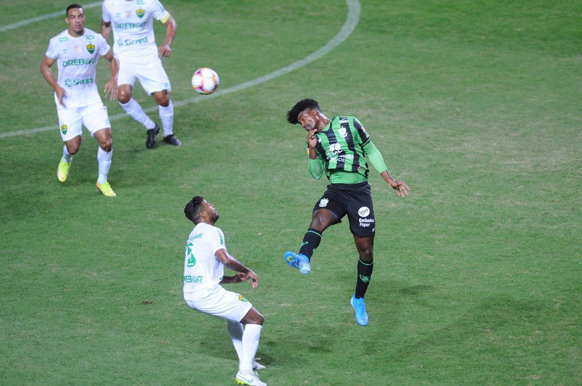 Fotos do jogo entre Amrica e Cuiab, no Independncia, em Belo Horizonte, pela segunda da Srie B do Brasileiro