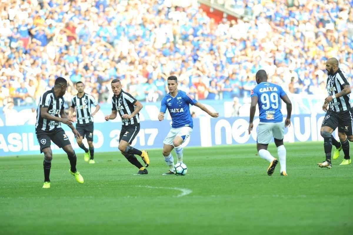 Imagens do jogo entre Cruzeiro e Botafogo, pela 19 rodada do Brasileiro, no Mineiro