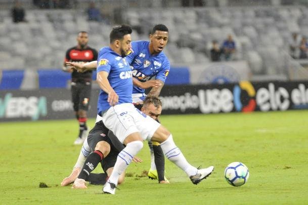 Fotos de Cruzeiro x Vitria, no Mineiro, pela 36 rodada do Campeonato Brasileiro (Juarez Rodrigues/EM D.A Press)