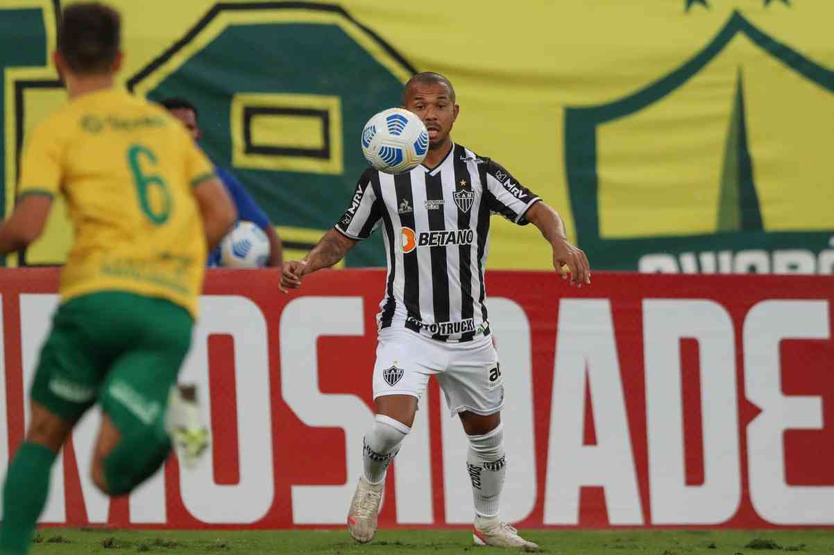 Cuiab e Atltico se enfrentaram pela nona rodada da Srie A do Campeonato Brasileiro