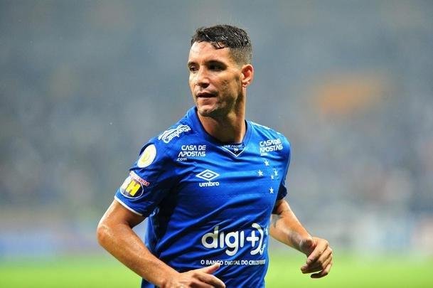 Fotos do duelo entre Cruzeiro e Ava, no Mineiro, pela 33 rodada do Campeonato Brasileiro