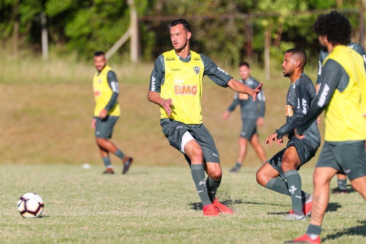 Jogadores do Atltico treinaram no CT do Danubio, em Montevidu, nesta tera-feira
