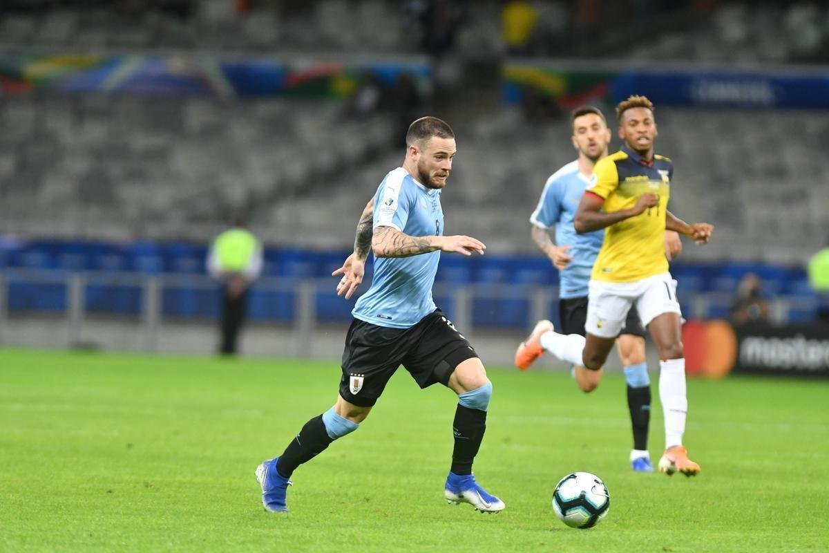 Fotos de Uruguai x Equador, no Mineiro