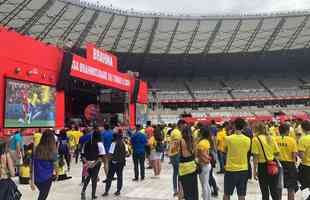 No Mineiro, torcedores assistem ao jogo entre Brasil x Srvia pela Copa do Mundo do Catar