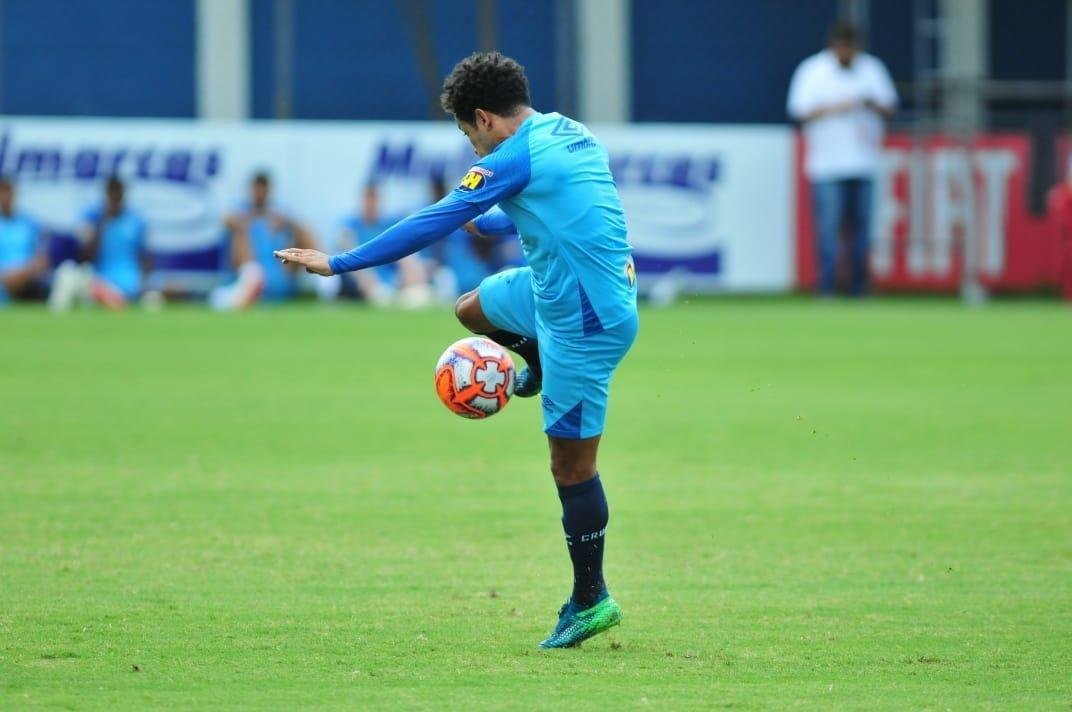 Jogo-treino foi disputado na tarde deste sbado, na Toca da Raposa II