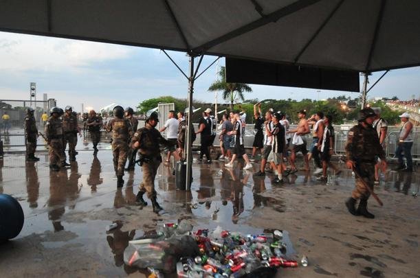 Atleticanos invadiram camarote de cruzeirenses, e torcedores entraram em confronto