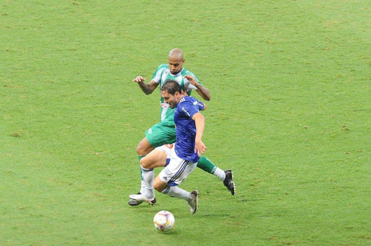 Cruzeiro x Juventude: fotos do jogo desta sexta-feira, no Mineiro, pela 16 rodada da Srie B