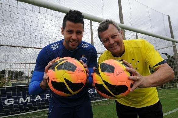 Com 499 jogos, Fbio est perto de alcanar marca de Raul, que disputou 549 partidas