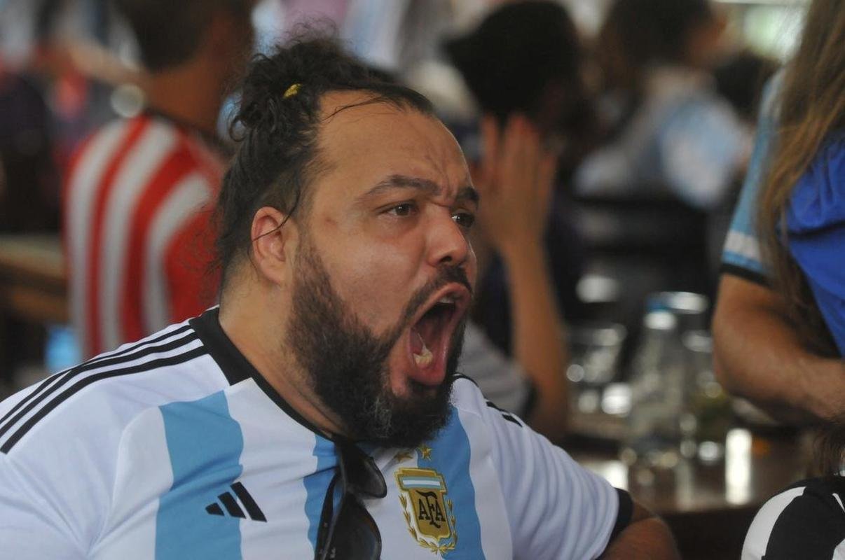 No restaurante Pizza Sur, em Belo Horizonte, comunidade argentina acompanhou a final da Copa do Mundo diante da Frana