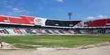 Estádio do Arruda vem passando por pintura na arquibancada, manutenção do gramado e construção de 'calçada de concreto' ao redor do campo