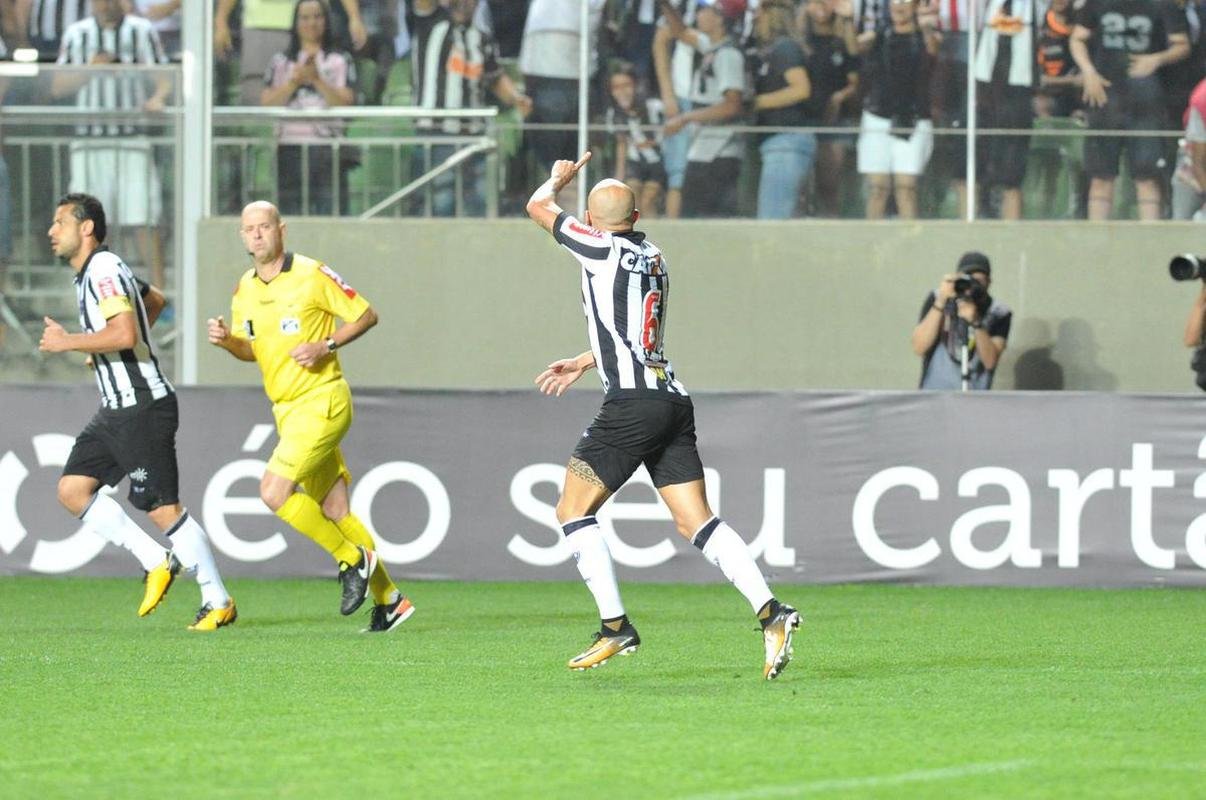 11/10/2017: o Atltico venceu o So Paulo por 1 a 0, com gol do lateral-esquerdo Fbio Santos. Jogo foi vlido pela 27 rodada do Campeonato Brasileiro.
