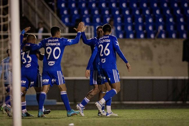 Jogo contra Londrina vale 'pontos em dobro' para Paulo Pezzolano