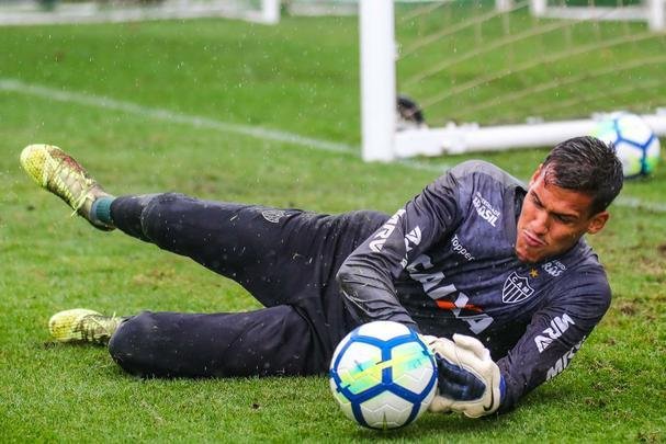 Atltico treinou sob chuva intensa na Cidade do Galo nesta quinta-feira  tarde