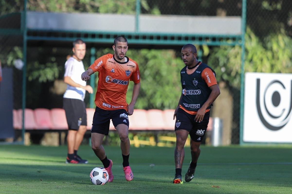 Fotos do treino do Atltico antes da viagem para a Argentina
