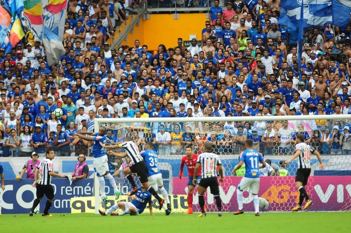 Imagens do clssico entre Cruzeiro e Atltico, pela 30 rodada da Srie A, no Mineiro