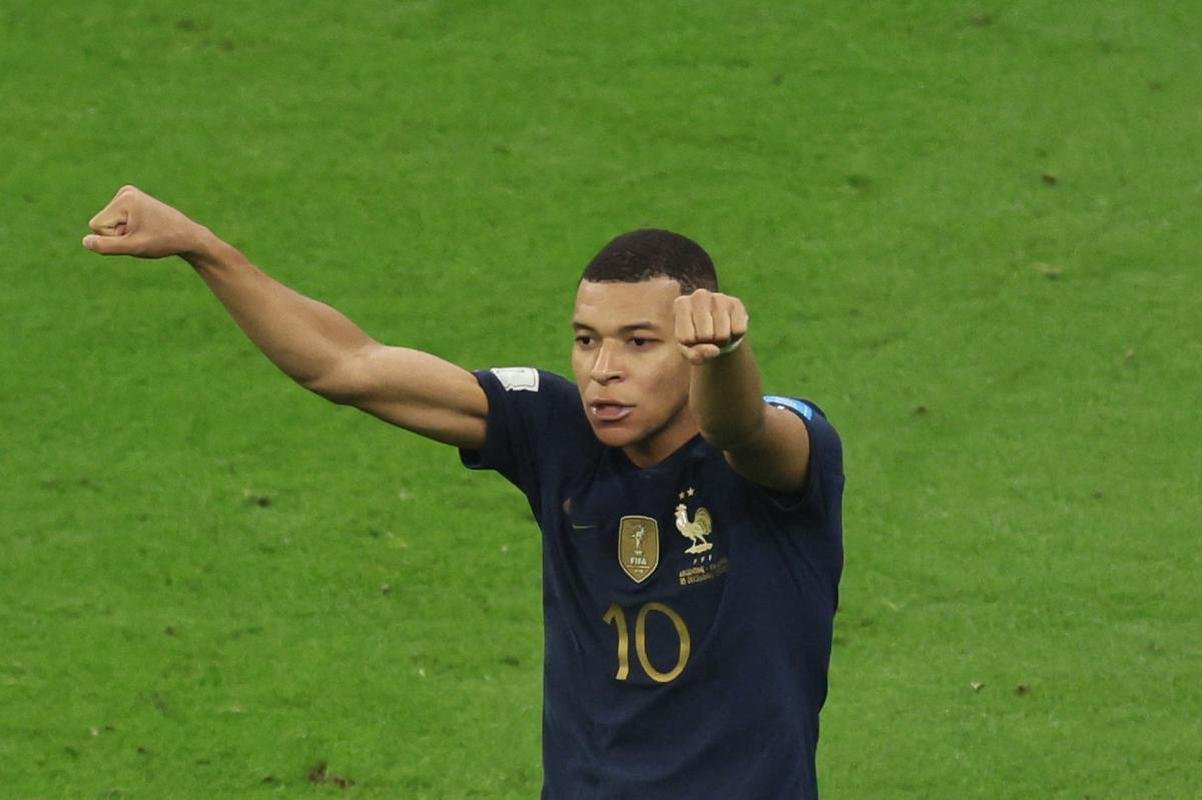 Mbapp marca o seu segundo gol e empata para a Frana diante da Argentina na final da Copa do Mundo, no Estdio Icnico de Lusail, no Catar