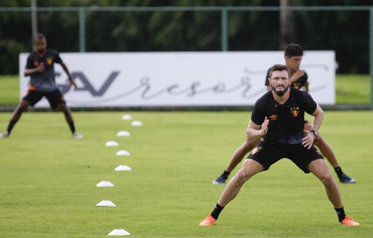 Na primeira semana, treinamento será físico, com grupos de 16 atletas. Jogadores são divididos em dois horários, sem contato e respeitando distanciamento