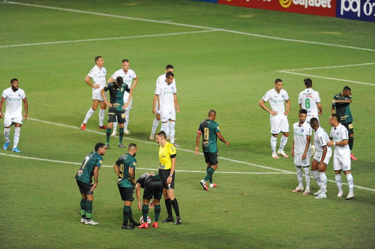Fotos da vitria da Caldense sobre o Amrica, por 1 a 0, no Independncia, em Belo Horizonte, pela quarta rodada do Campeonato Mineiro de 2021. Atacante Amarildo marcou o nico gol da partida,