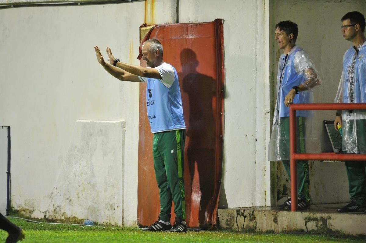 As melhores fotos do duelo entre Villa Nova e Amrica, em Nova Lima, pelo Mineiro