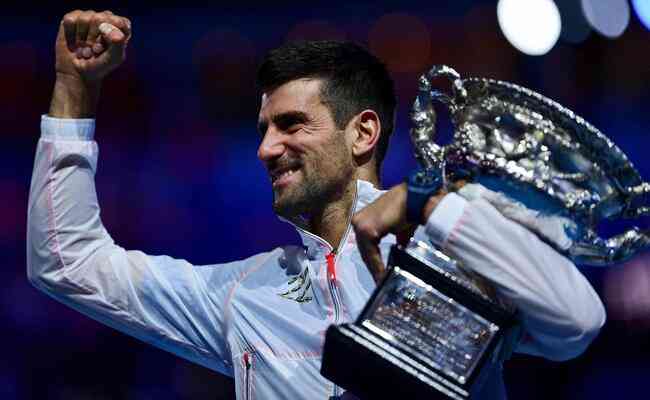 Djokovic vence seu 10 Aberto da Austrlia e iguala os 22 Grand Slams de Nadal

