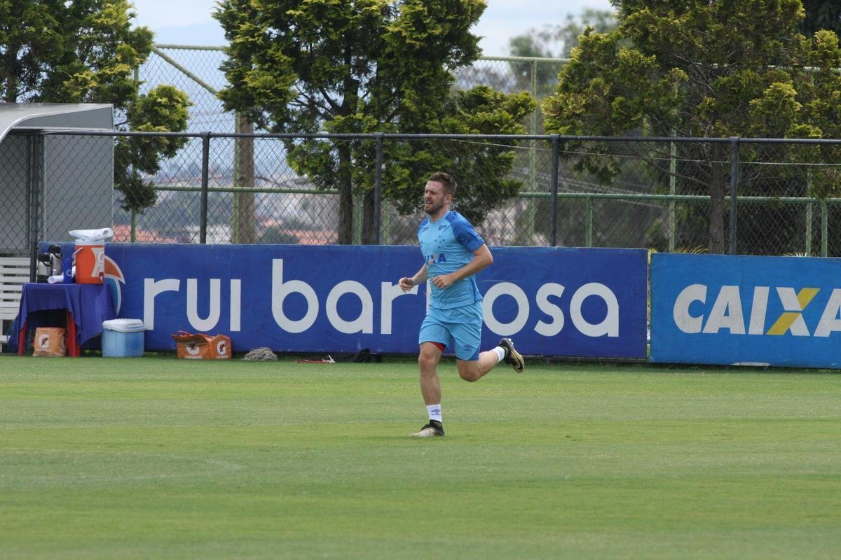 Imagens do treino do Cruzeiro nesta segunda-feira, 19 de fevereiro, na Toca da Raposa II