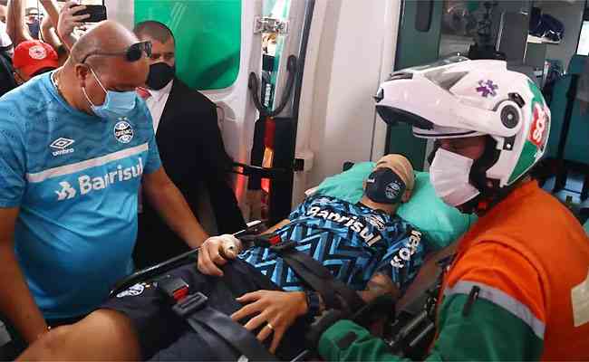 Atingido em ataque ao ônibus do Grêmio, Villasanti teve diagnosticado traumatismo, mas sem fratura